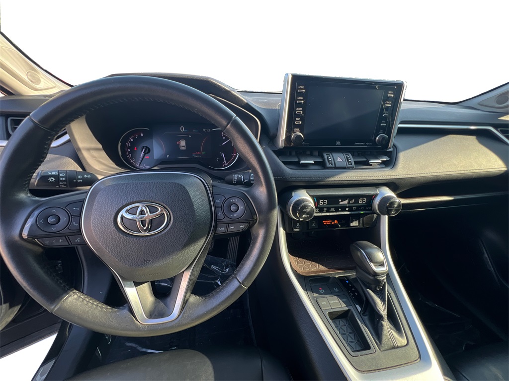 2020 Toyota RAV4 Limited photo 21