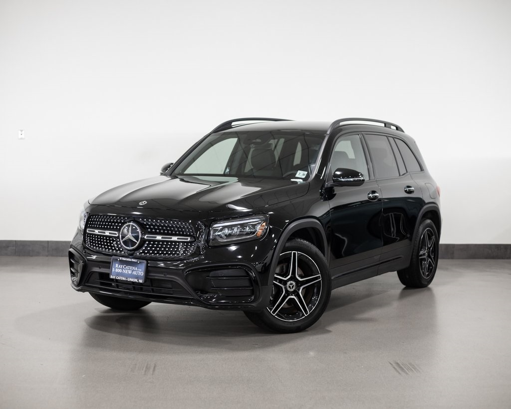 2025 Mercedes-Benz GLB Base's photo