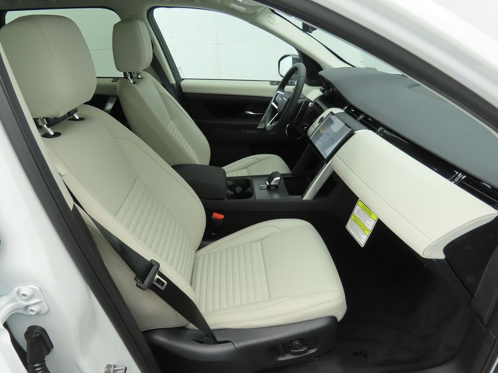 2025 Land Rover Discovery Sport S photo 19