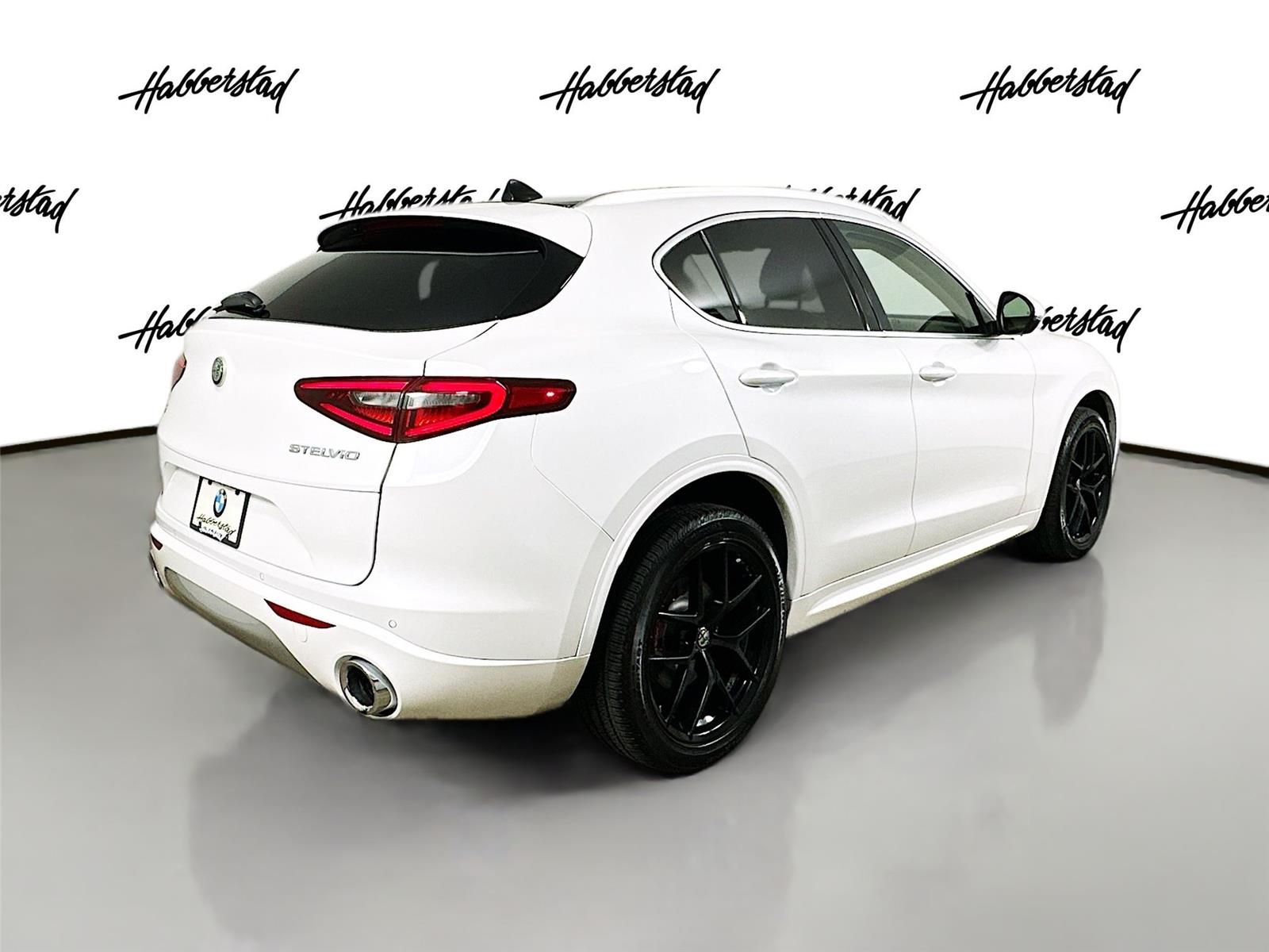 2021 Alfa Romeo Stelvio Ti Sport photo 5