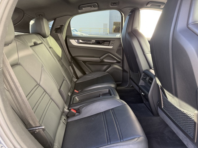 2024 Porsche Cayenne Coupe Base photo 19