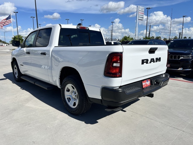 2025 Ram 1500 Tradesman photo 3