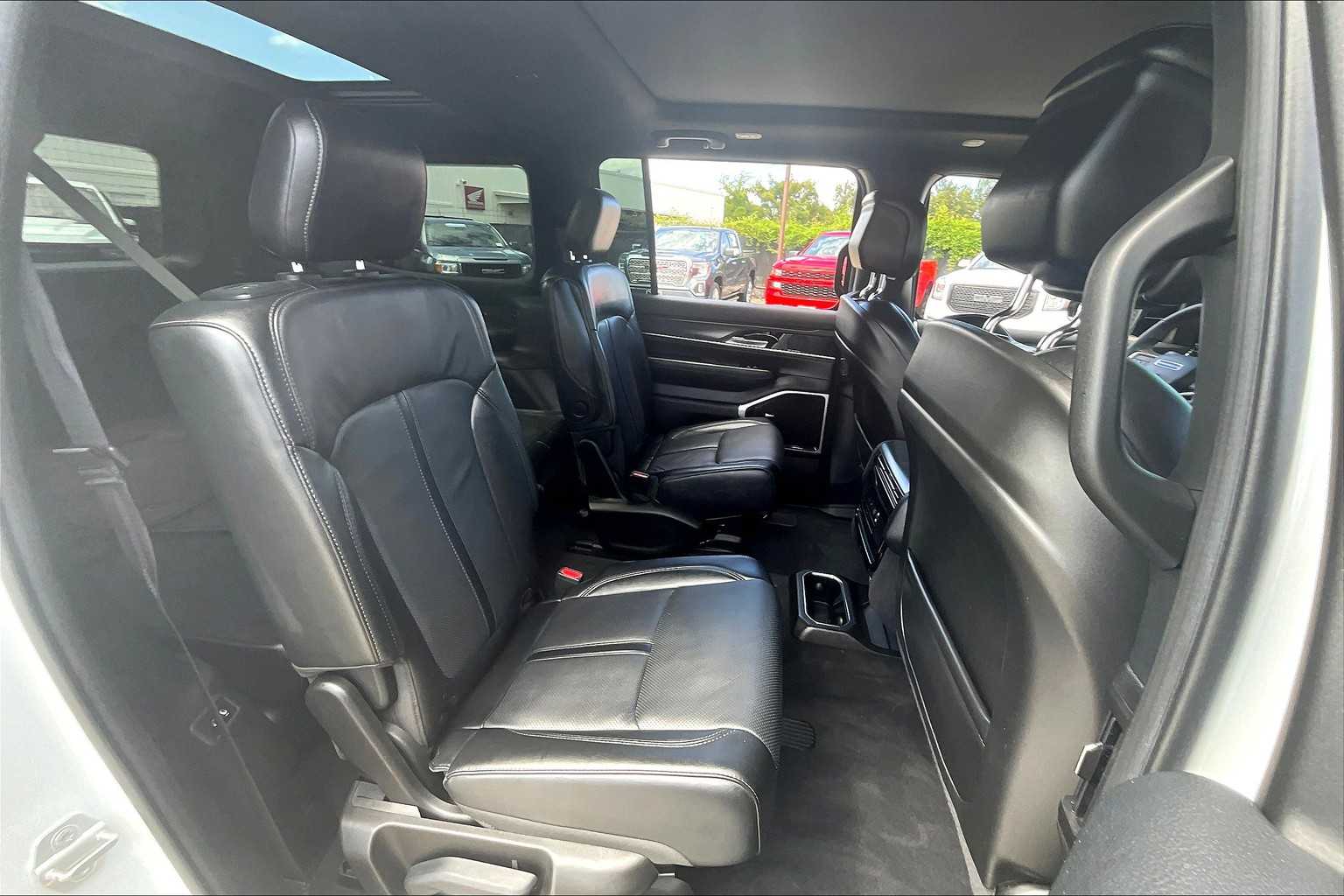 2023 Jeep Wagoneer Series III photo 19