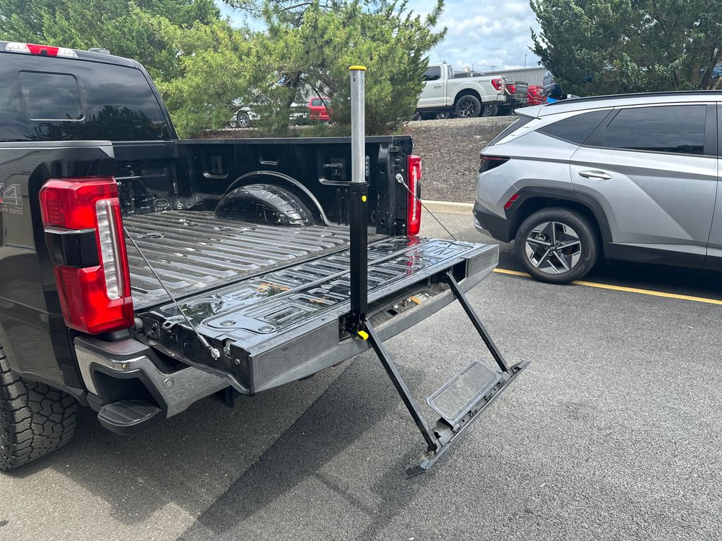 2023 Ford F-250 Lariat photo 29