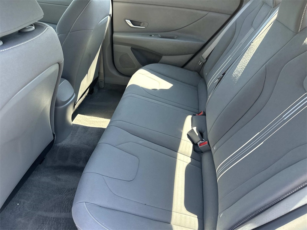 2023 Hyundai Elantra SEL photo 14