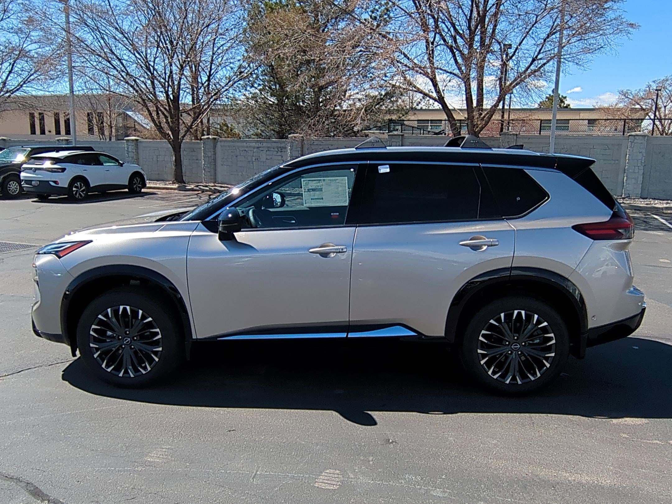 2025 Nissan Rogue Platinum photo 6