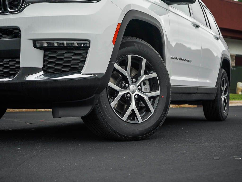 2025 Jeep Grand Cherokee Limited photo 5