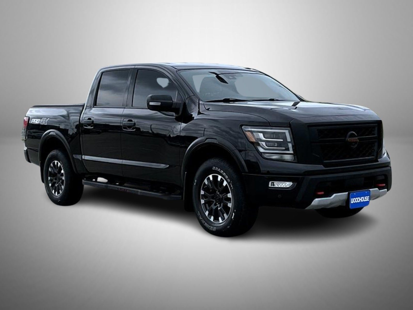 2020 Nissan Titan PRO-4X photo 3