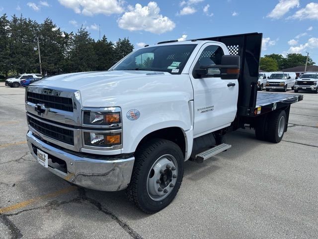 2024 Chevrolet Silverado 4500 Medium Duty Chassis Cab Work Truck's photo