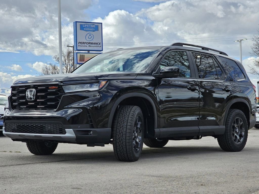 2025 Honda Pilot TrailSport photo 3