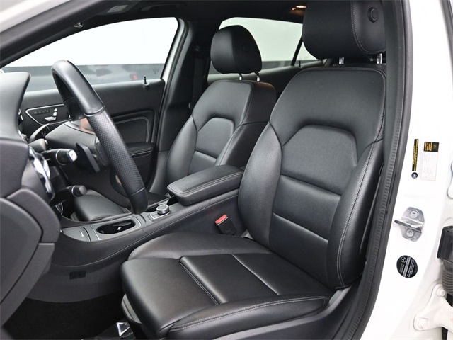 2020 Mercedes Benz GLA 250 4MATIC photo 4