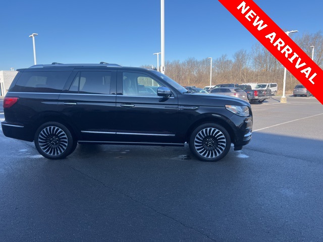 2019 Lincoln Navigator Black Label's photo