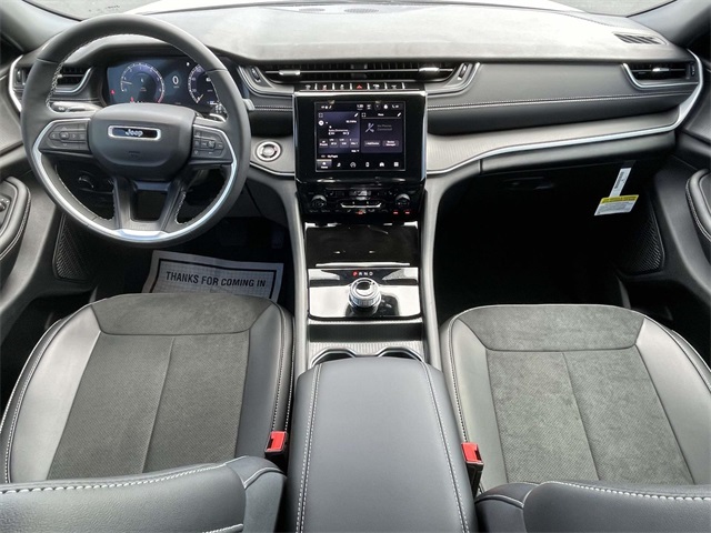 2025 Jeep Grand Cherokee Altitude X photo 12