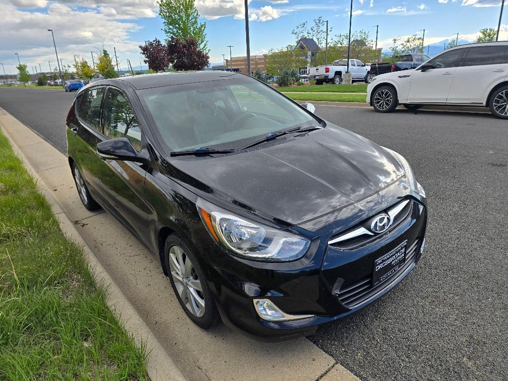 2013 Hyundai Accent GLS SE photo 2