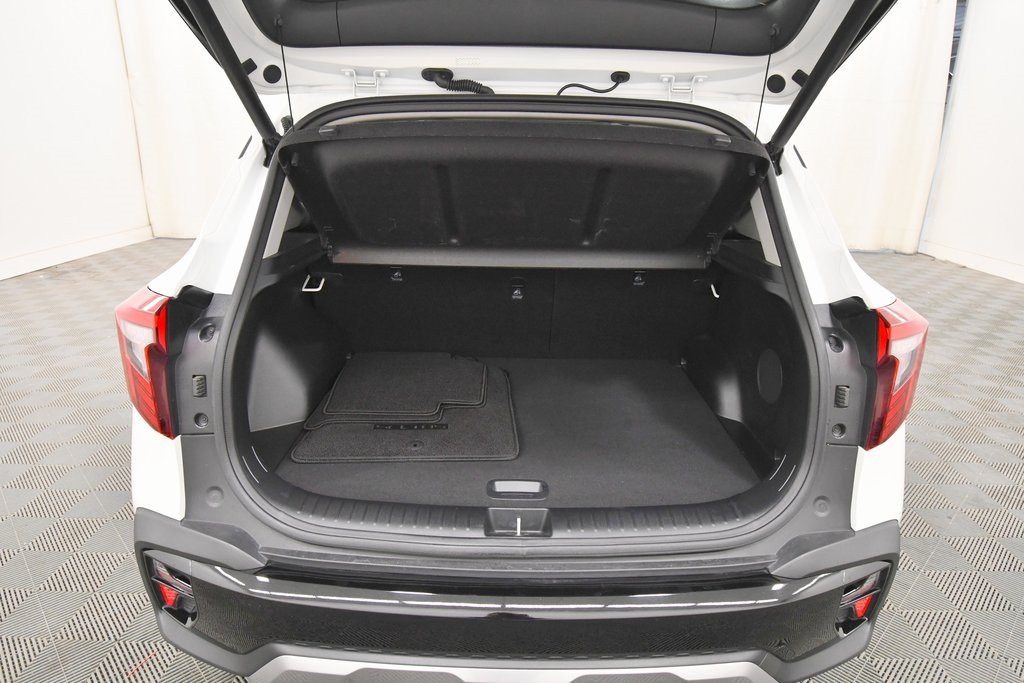 2024 Kia Seltos SX photo 4