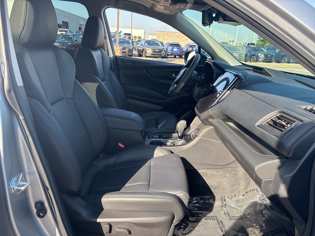 2025 Subaru Ascent Onyx Edition Touring photo 9
