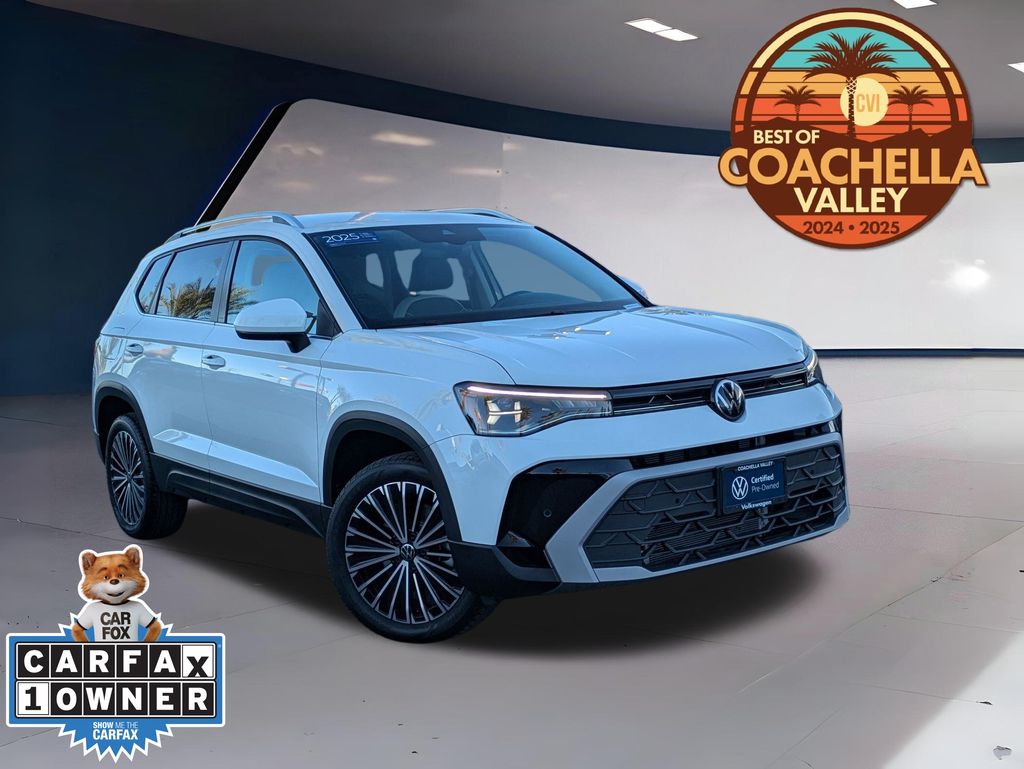 2025 Volkswagen Taos SE's photo