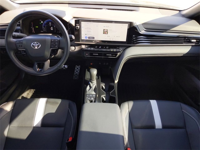 2025 Toyota Camry SE photo 18