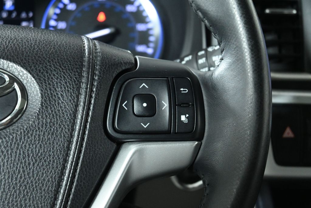 2015 Toyota Highlander Base Hybrid photo 16