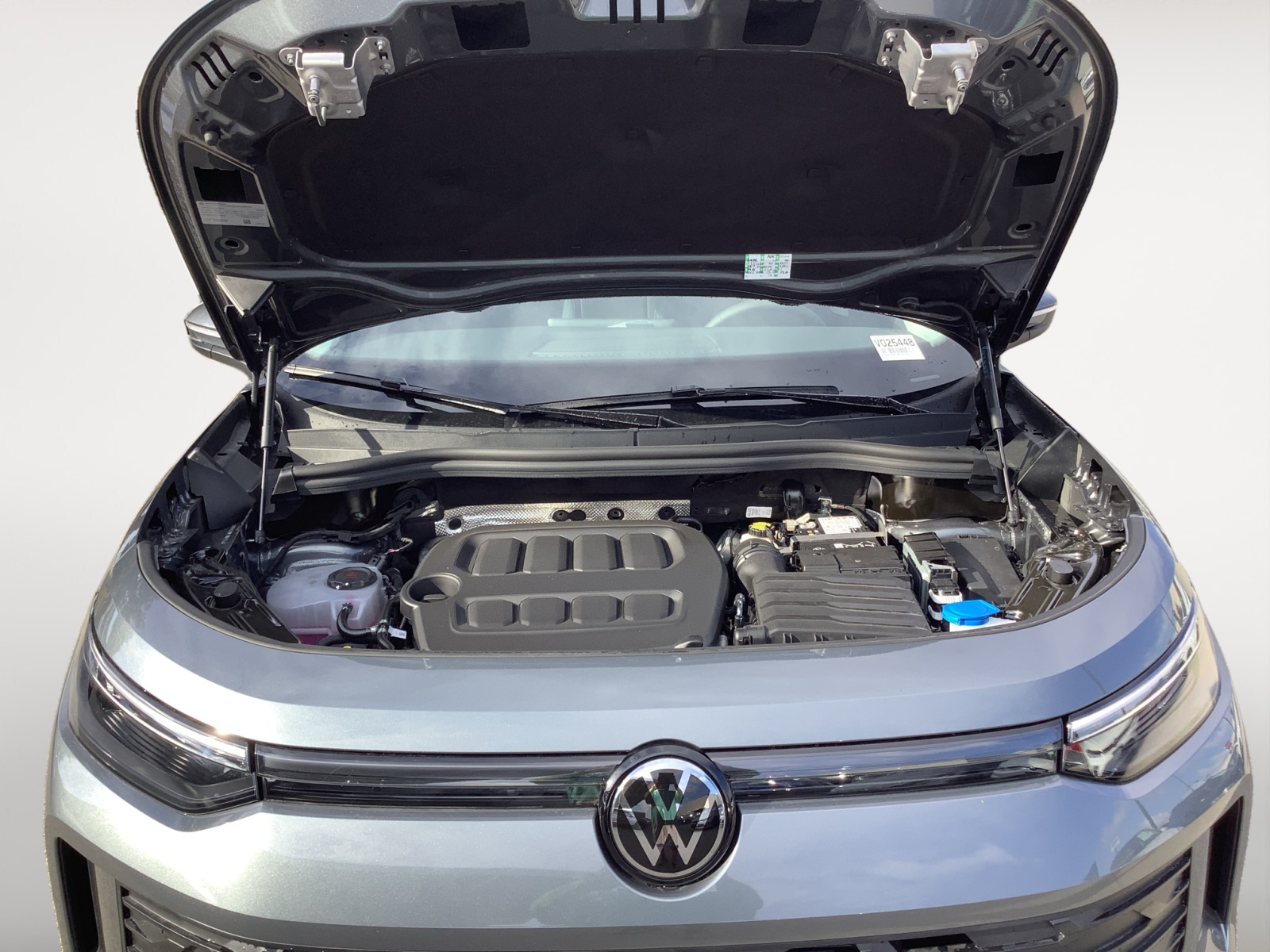 2025 Volkswagen Tiguan SE photo 10