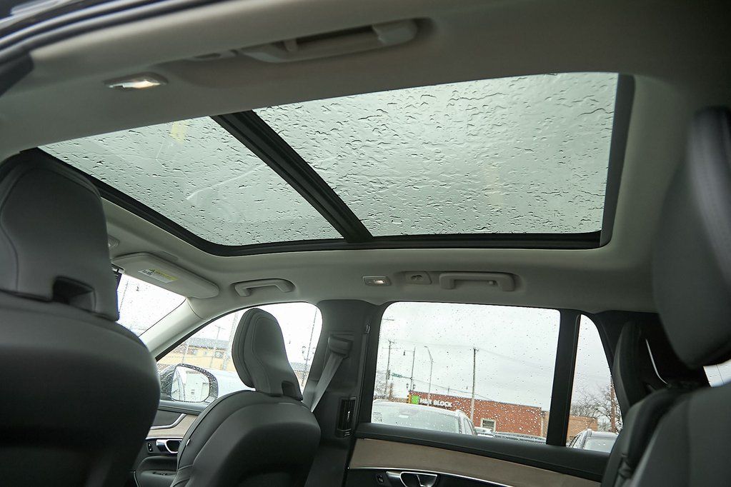 2025 VOLVO XC90 - Image 20