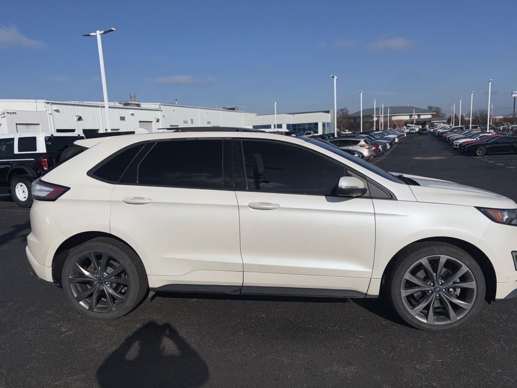 2016 Ford Edge Sport photo 4