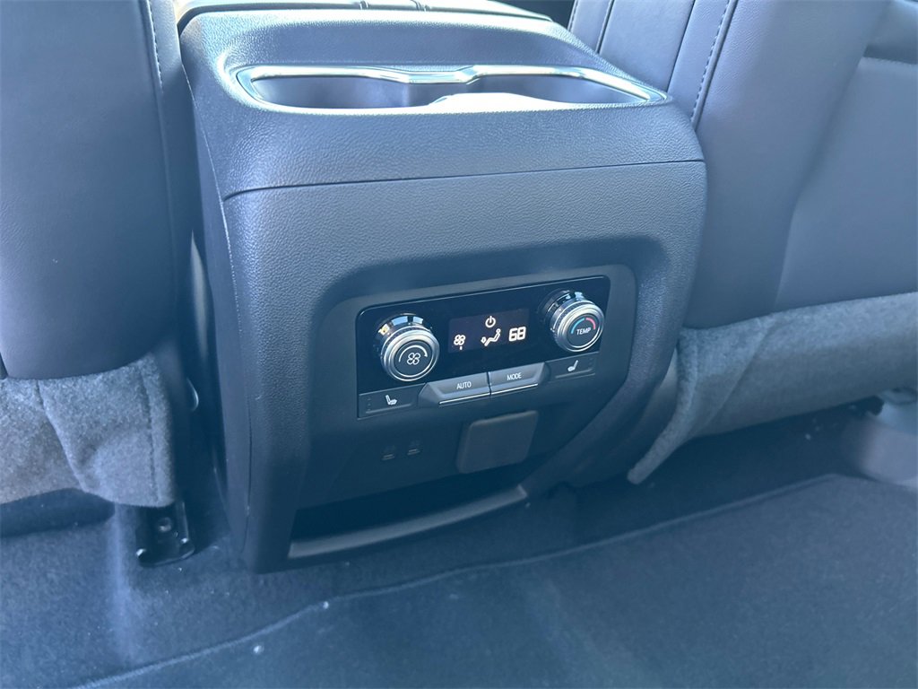 2026 GMC ACADIA - Image 28