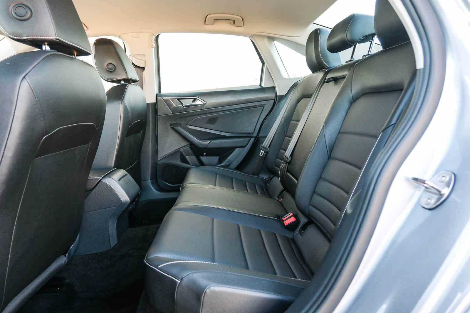 2024 Volkswagen Jetta SE photo 18