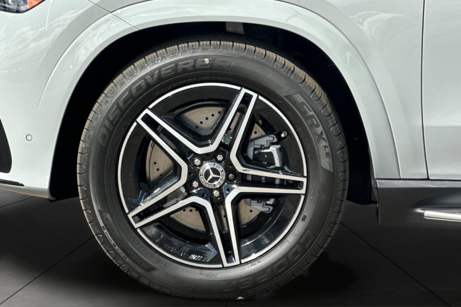 2026 Mercedes Benz GLE 450 4MATIC photo 3