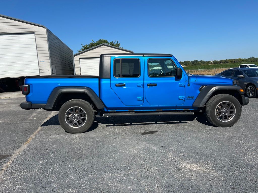 2020 Jeep Gladiator Sport photo 2