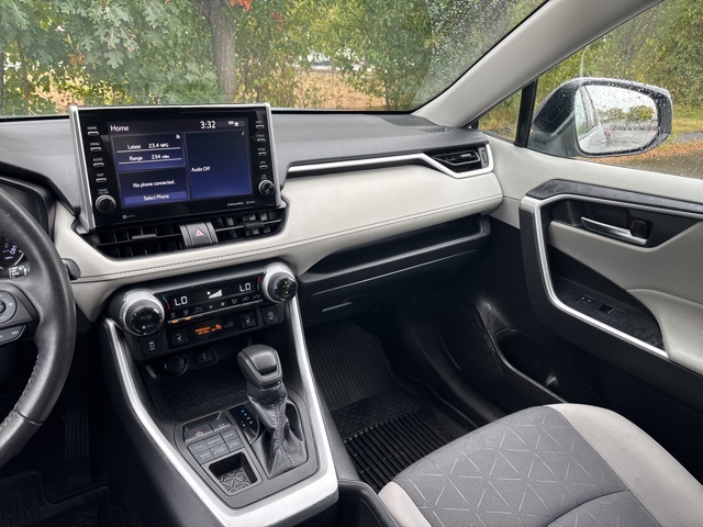 2022 Toyota RAV4 XLE photo 33