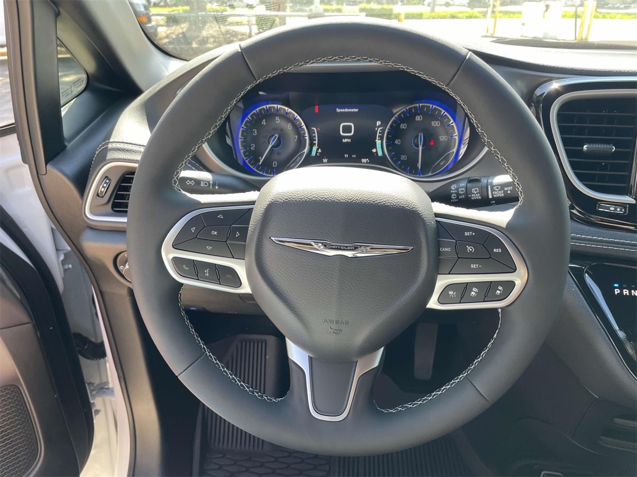 2025 Chrysler Pacifica photo 33