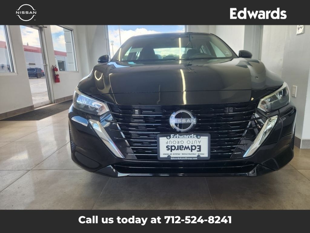 2025 Nissan Sentra SV photo 3