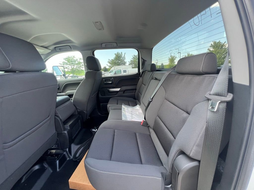 2023 Chevrolet Silverado 5500HD LT photo 20