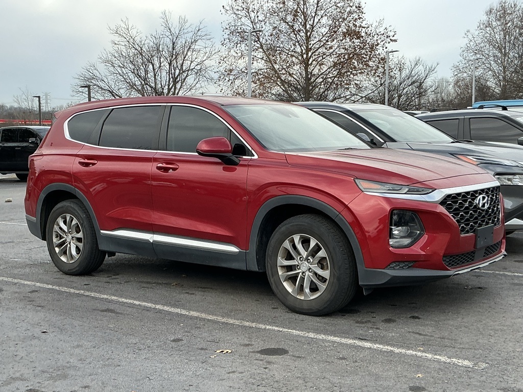 2019 Hyundai Santa Fe SE's photo