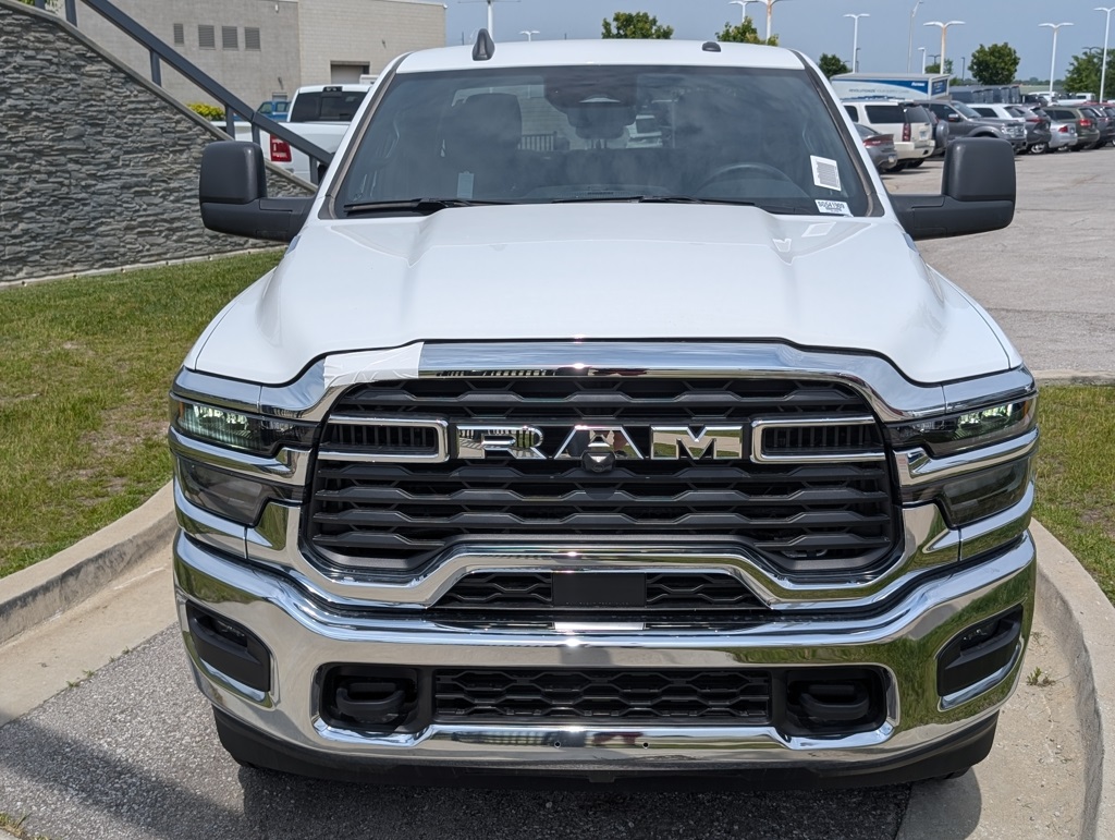2025 Ram 2500 Tradesman photo 3