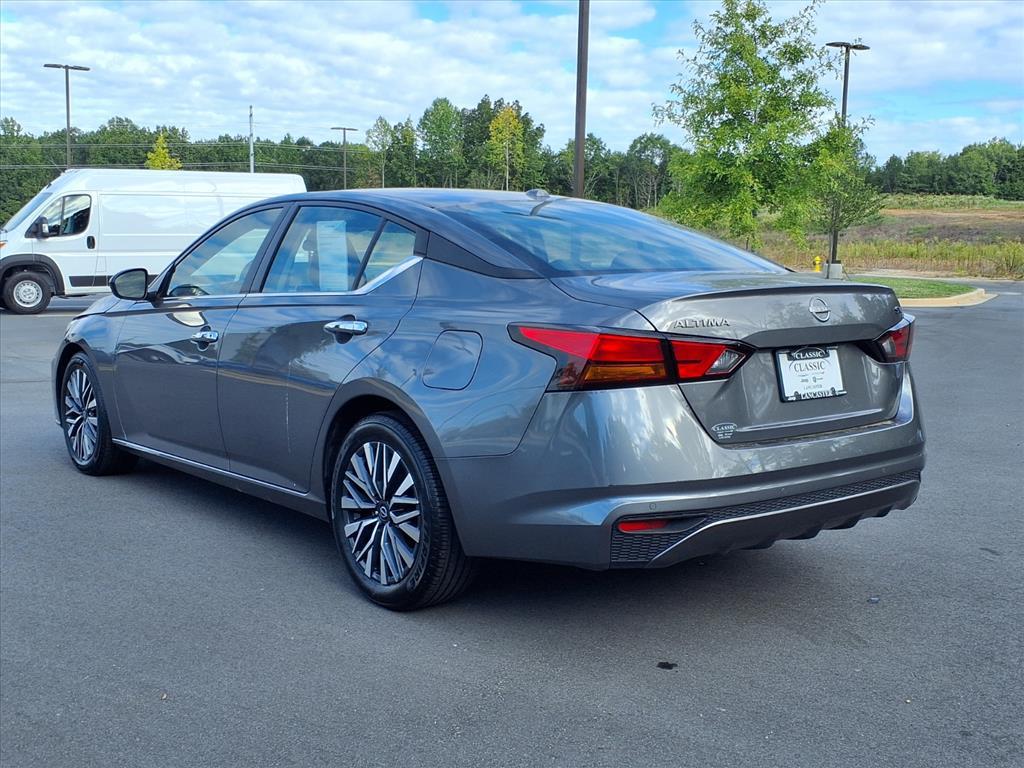 2024 Nissan Altima 2.5 SV photo 13