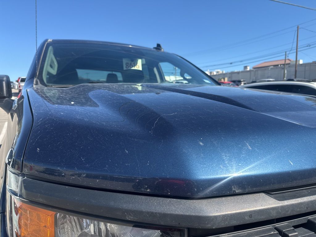 2023 Chevrolet Silverado 1500 Custom photo 4