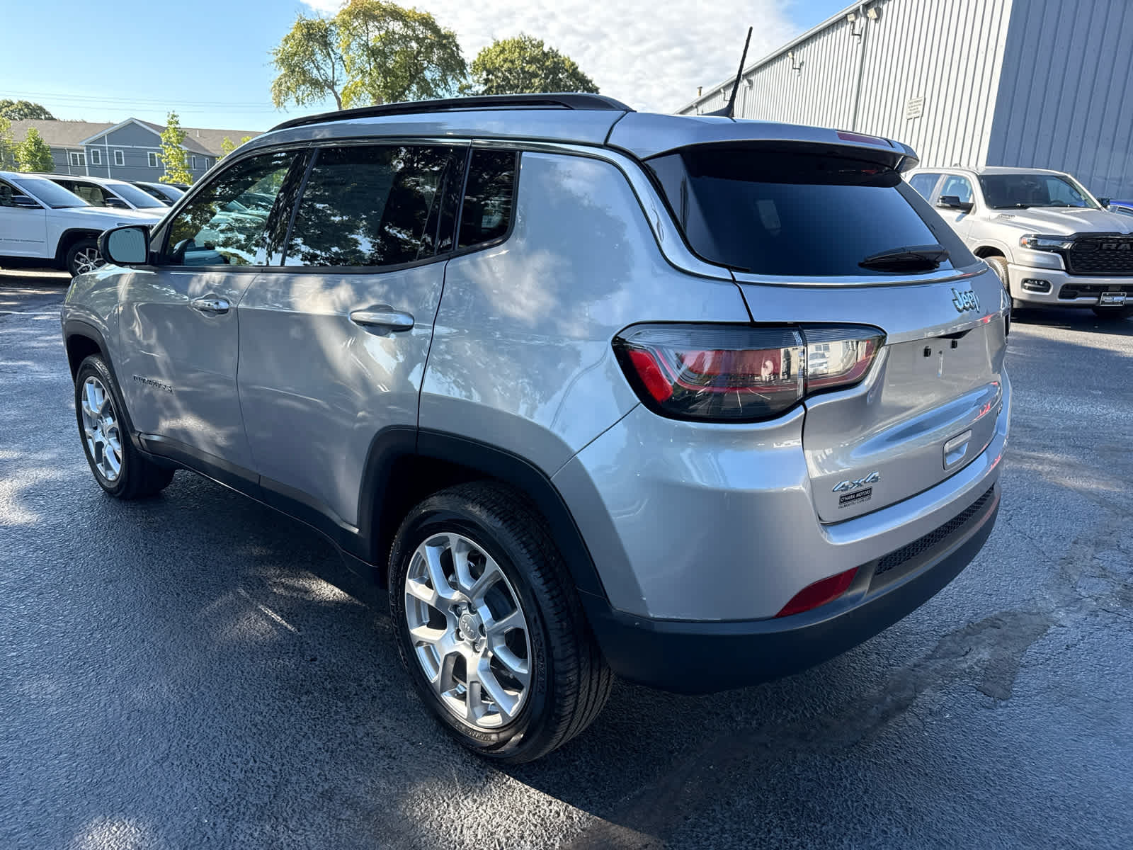 2022 Jeep Compass Latitude Lux Altitude photo 2