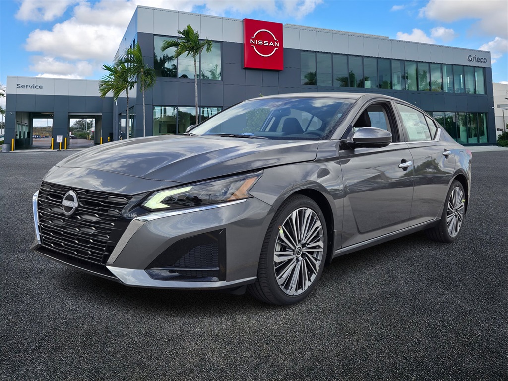 2025 Nissan Altima SL photo 4