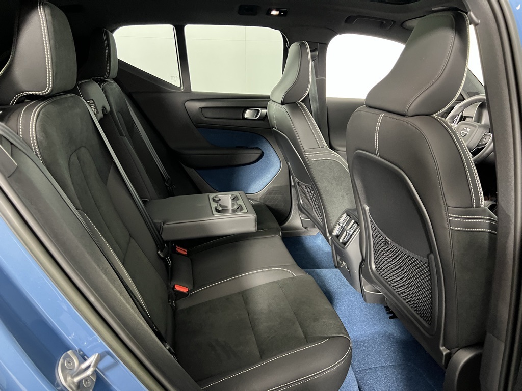 2023 Volvo XC40 Recharge Ultimate photo 28