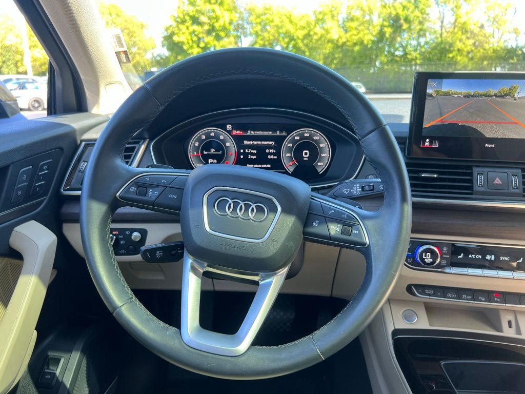 2021 Audi Q5 45 Prestige photo 11