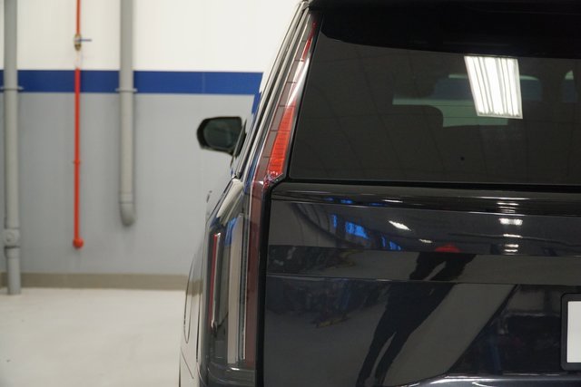 2023 Cadillac Escalade ESV Sport Platinum photo 2