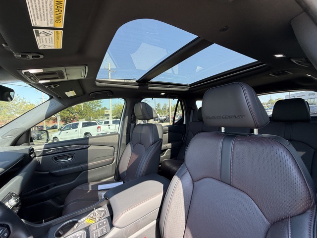 2025 Honda Pilot Black Edition photo 10