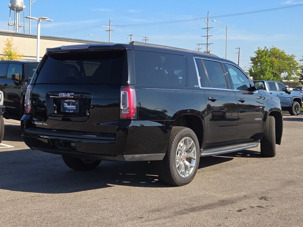 2017 Gmc Yukon XL SLE photo 9