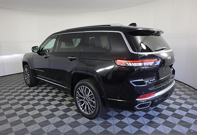 2021 Jeep Grand Cherokee L Summit Reserve photo 3