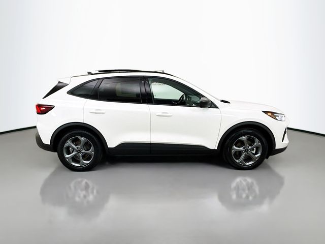 2025 Ford Escape Hybrid ST-Line photo 8