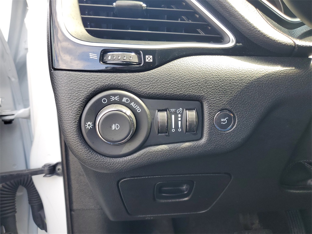 2023 Jeep Cherokee Altitude photo 11