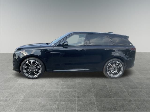 2025 Land Rover Range Rover Sport SE photo 2