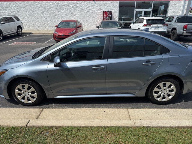 2024 Toyota Corolla LE photo 3